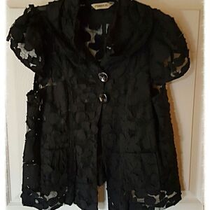 🍸HOST PICK🍸BLACK LACE OVERLAY CROP JACKET